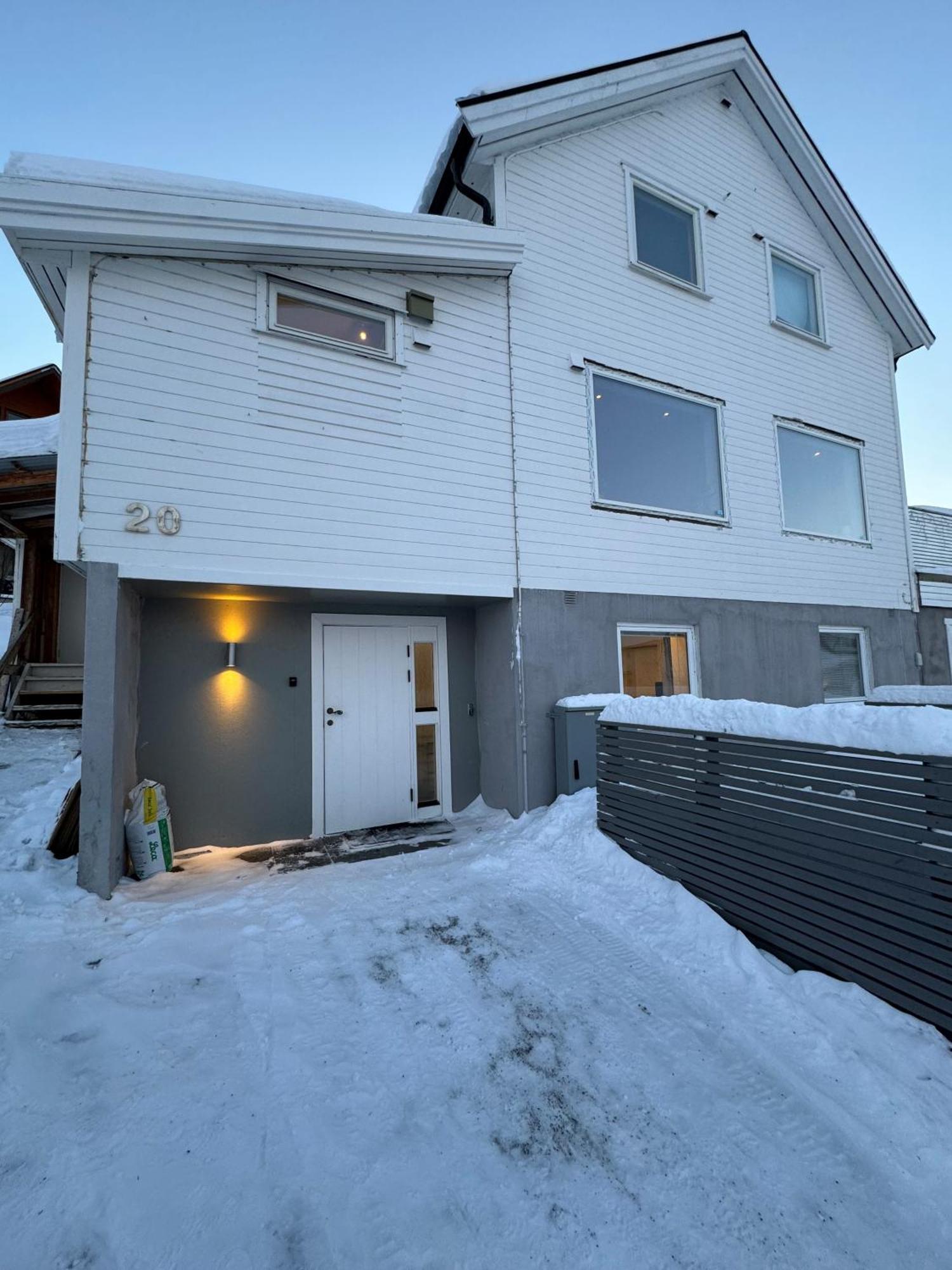 Sentralt Plassert Leilighet Ved Sherpatrappen Tromsø Exteriör bild